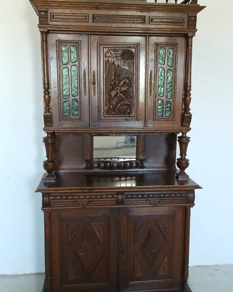 Антикварный  буфет с витражами (XIX век)